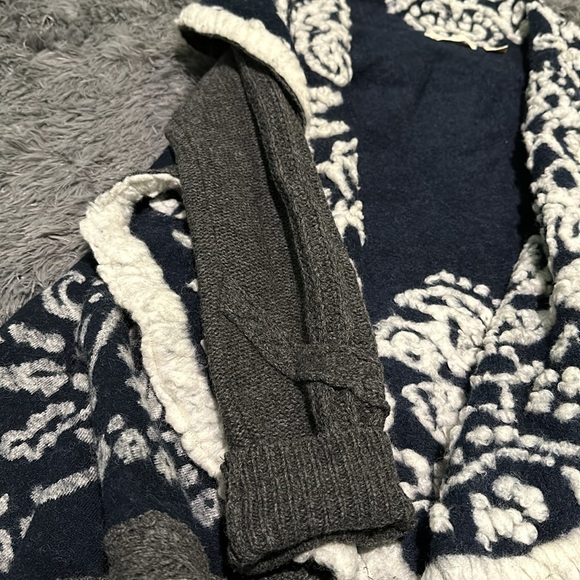 Sleeping on Snow First Snow Sweater - Picture 6 of 8